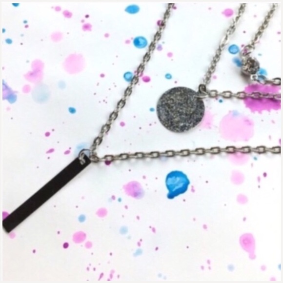 Wila Delicate 3 Layer Silver Necklace - Picture 3 of 9